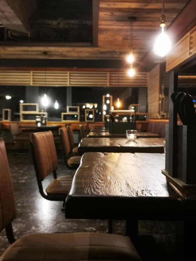 Hotel Lodge Inn Fiesch Εξωτερικό φωτογραφία