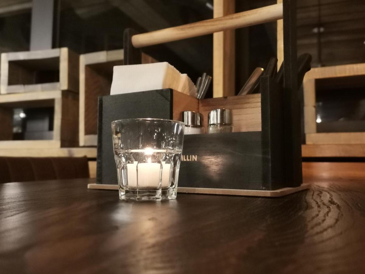 Hotel Lodge Inn Fiesch Εξωτερικό φωτογραφία